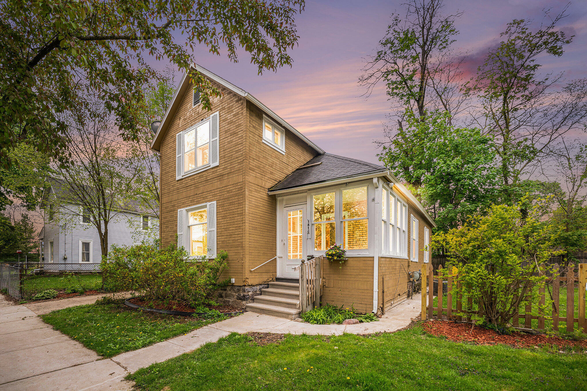 Property Photo: 1416 Oak Street MI 49008