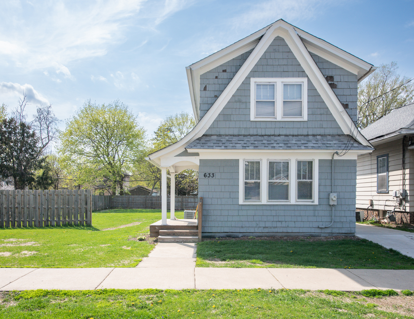 Property Photo: 633 Watson Street IL 60505