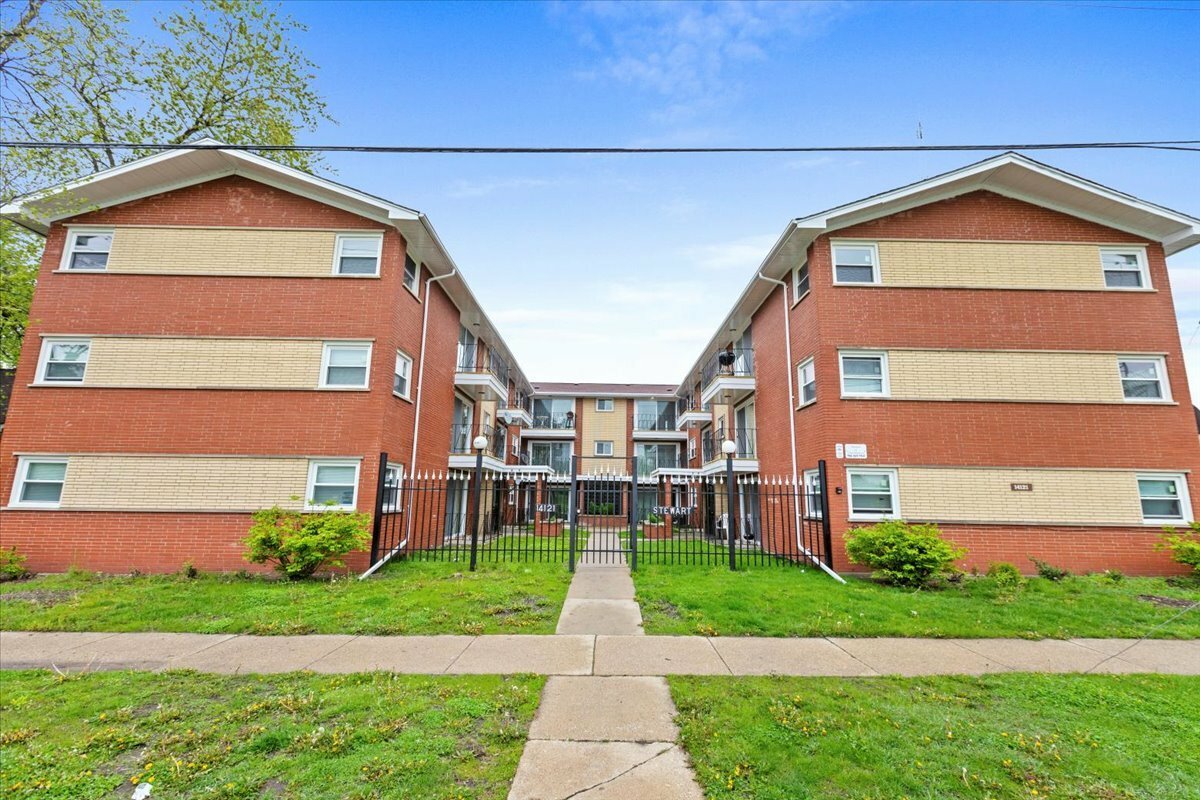 Property Photo: 14121 S Stewart Avenue 1A IL 60827