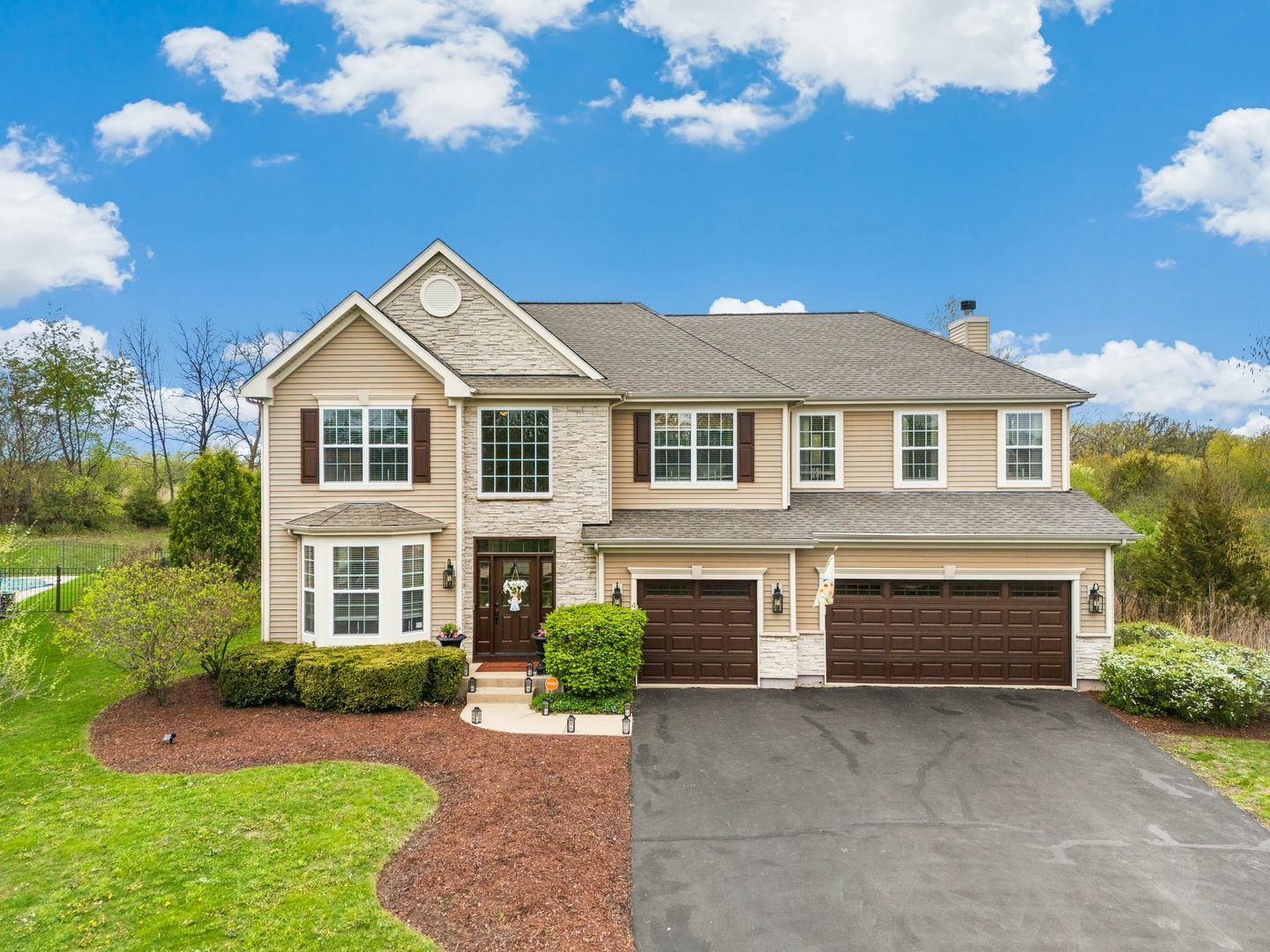 Property Photo: 427 Cyprus Circle IL 60046