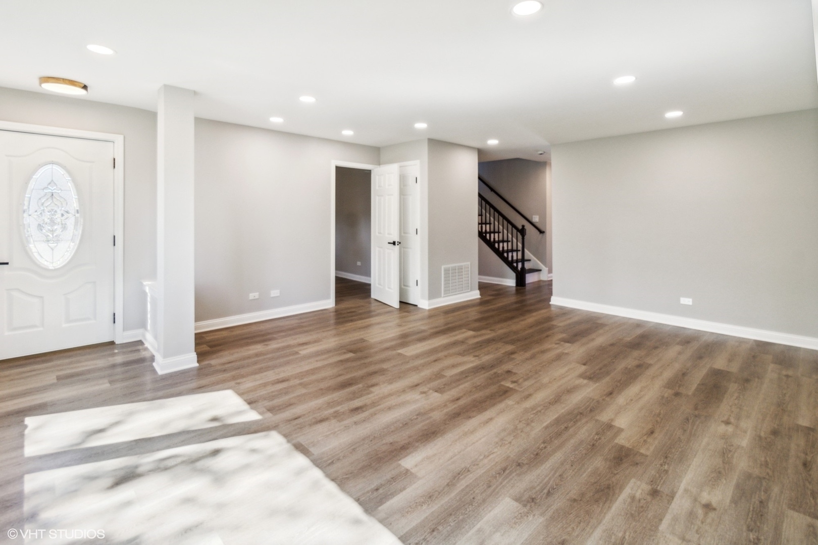 Property Photo: 524 Willow Street IL 60143