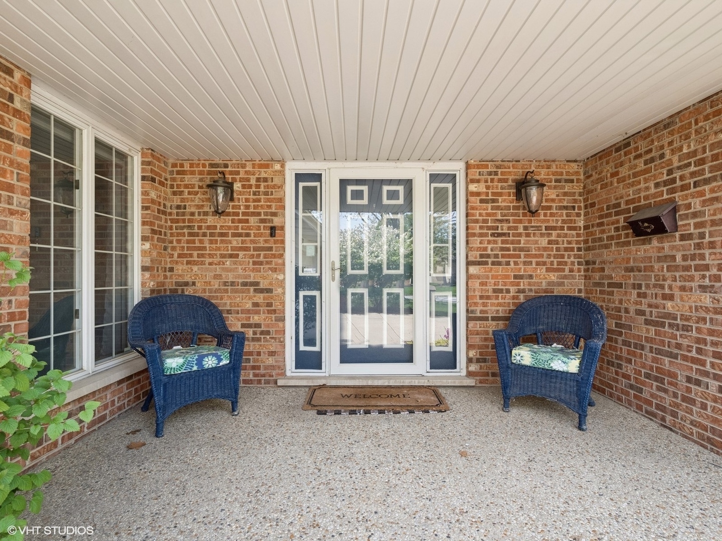 Property Photo: 720 Ruskin Drive IL 60007