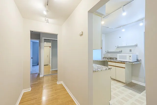Property Photo: 5200 Carriageway Drive 118 IL 60008