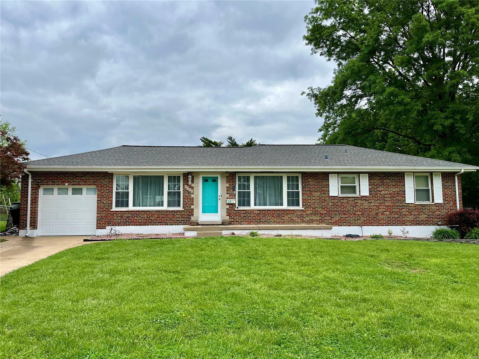 8911 Blackpool Drive  St Louis MO 63123 photo