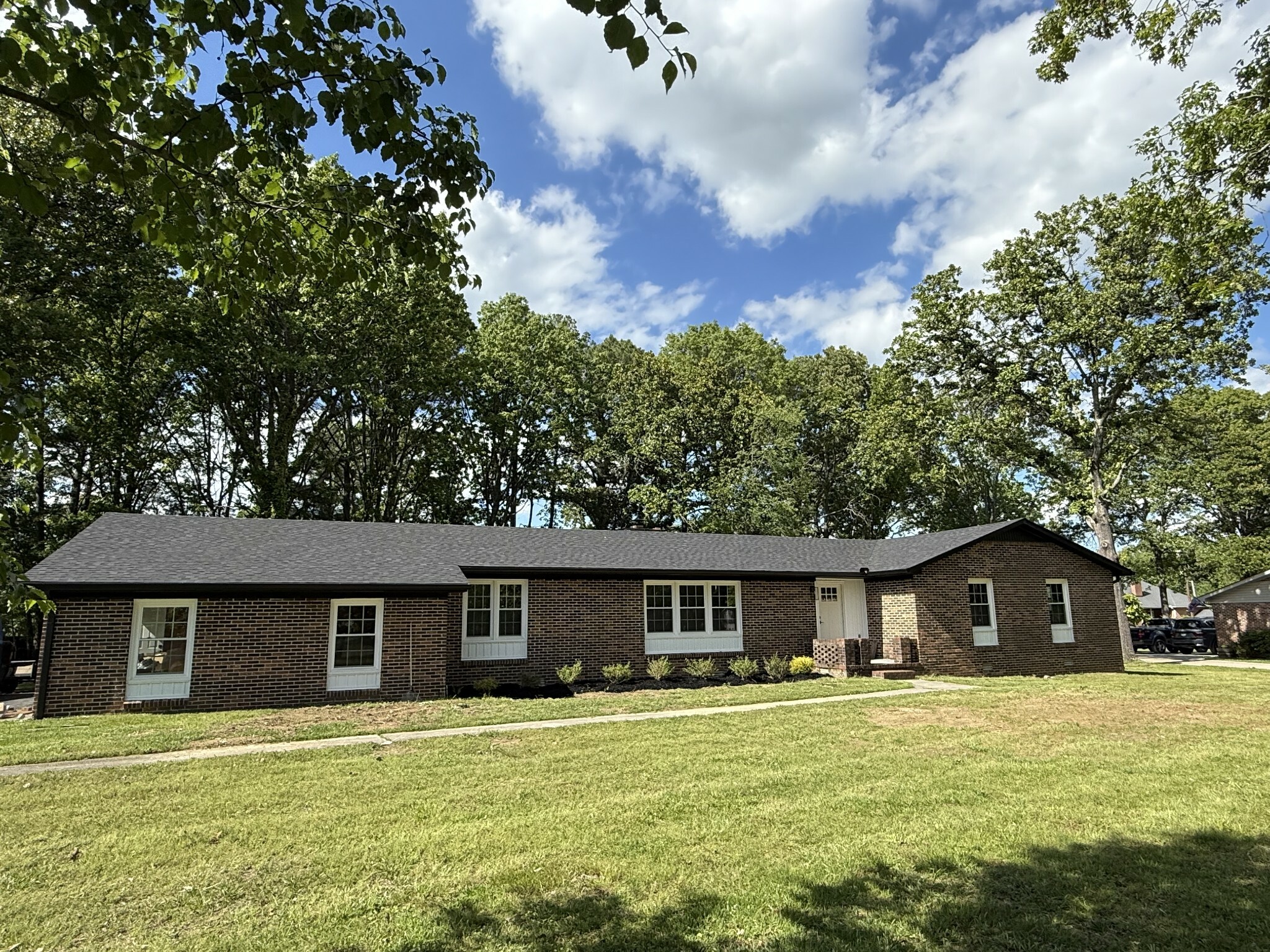 Property Photo: 305 Twelve Oaks Rd TN 37388