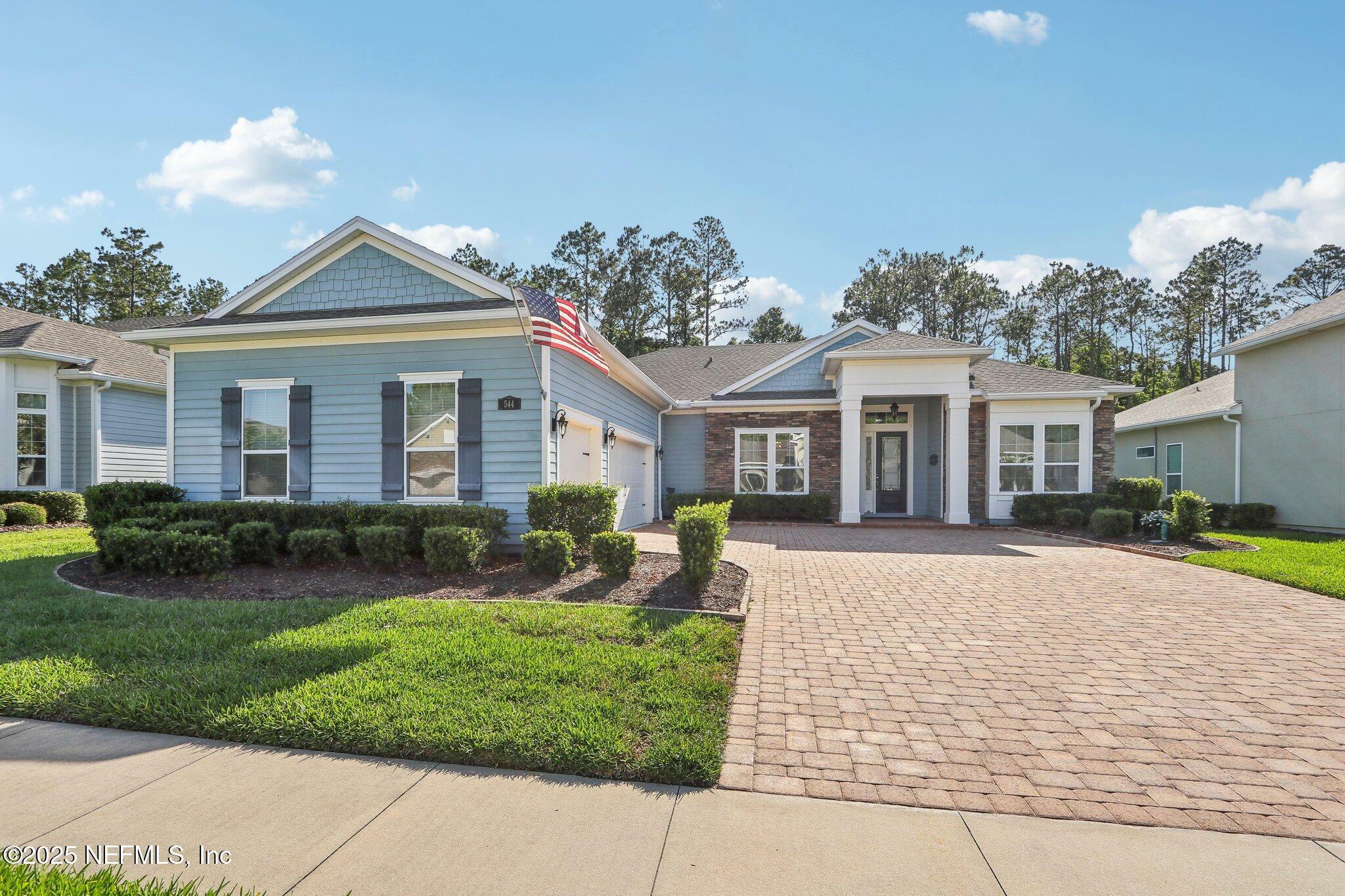 Property Photo: 544 Enrede Lane FL 32095