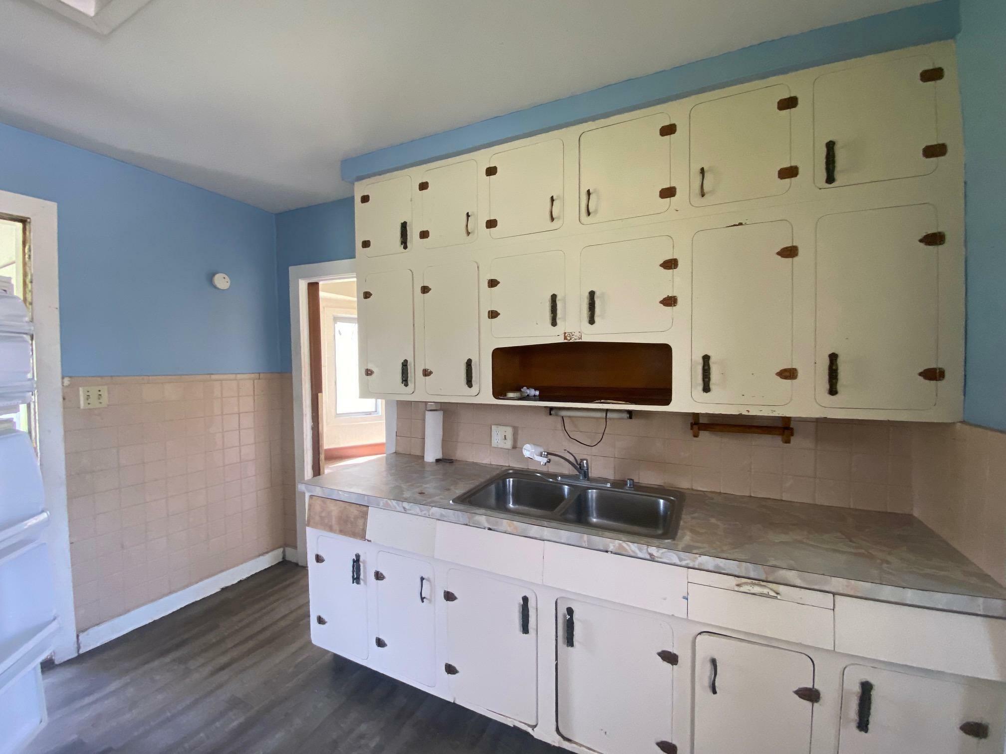 Property Photo: 402 S Main Street MN 56557
