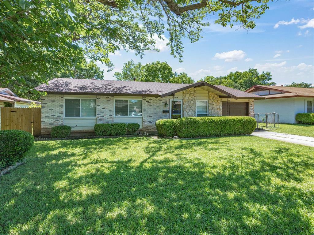 Property Photo: 4658 Larkhill Drive TX 75211