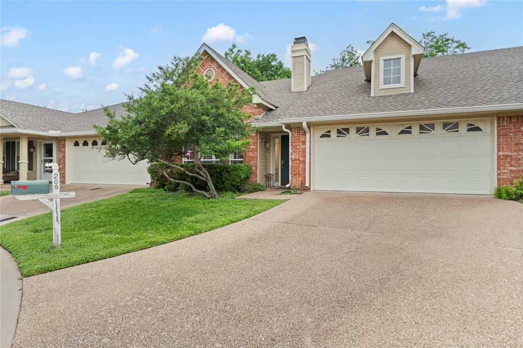 Property Photo: 209 Village Circle TX 76710