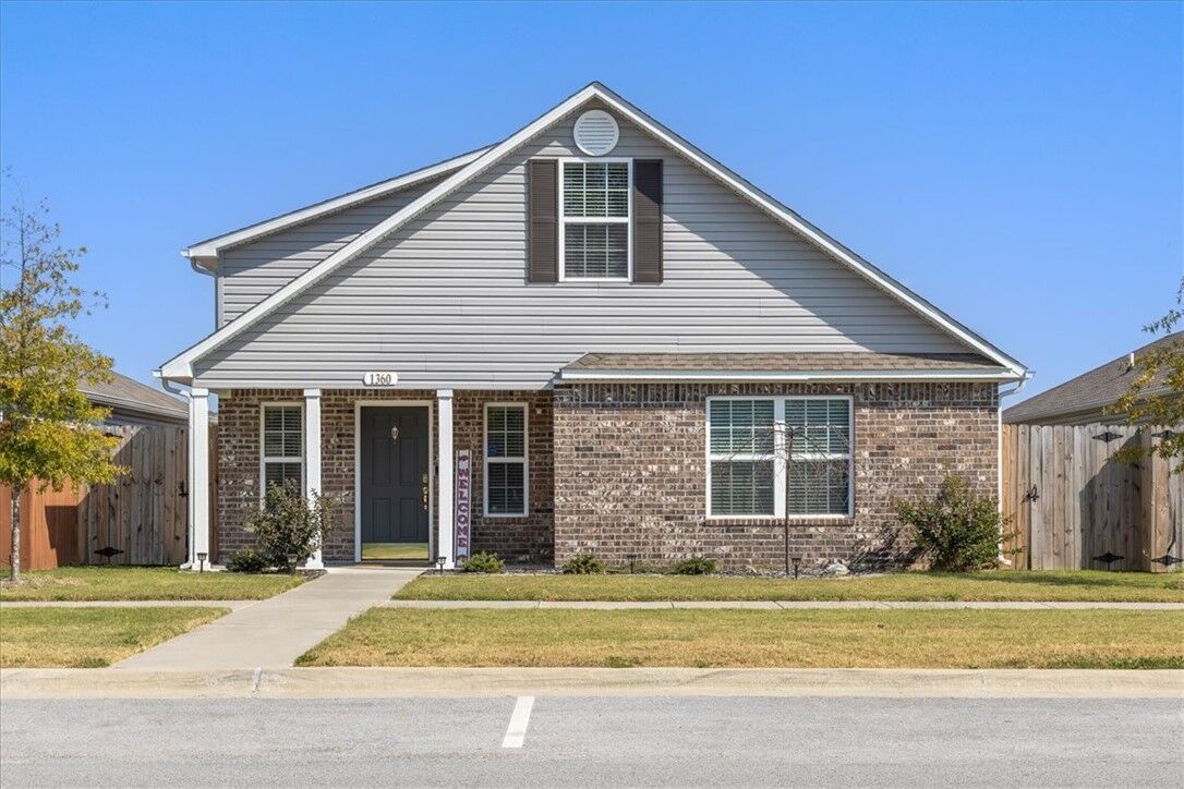 Property Photo:  1360 S Morningside Drive  AR 72701 