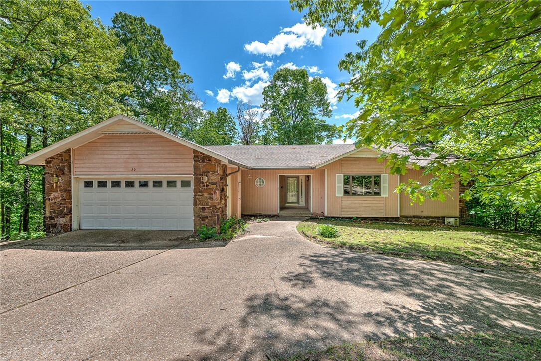 Property Photo: 20 Folkingham Lane AR 72715
