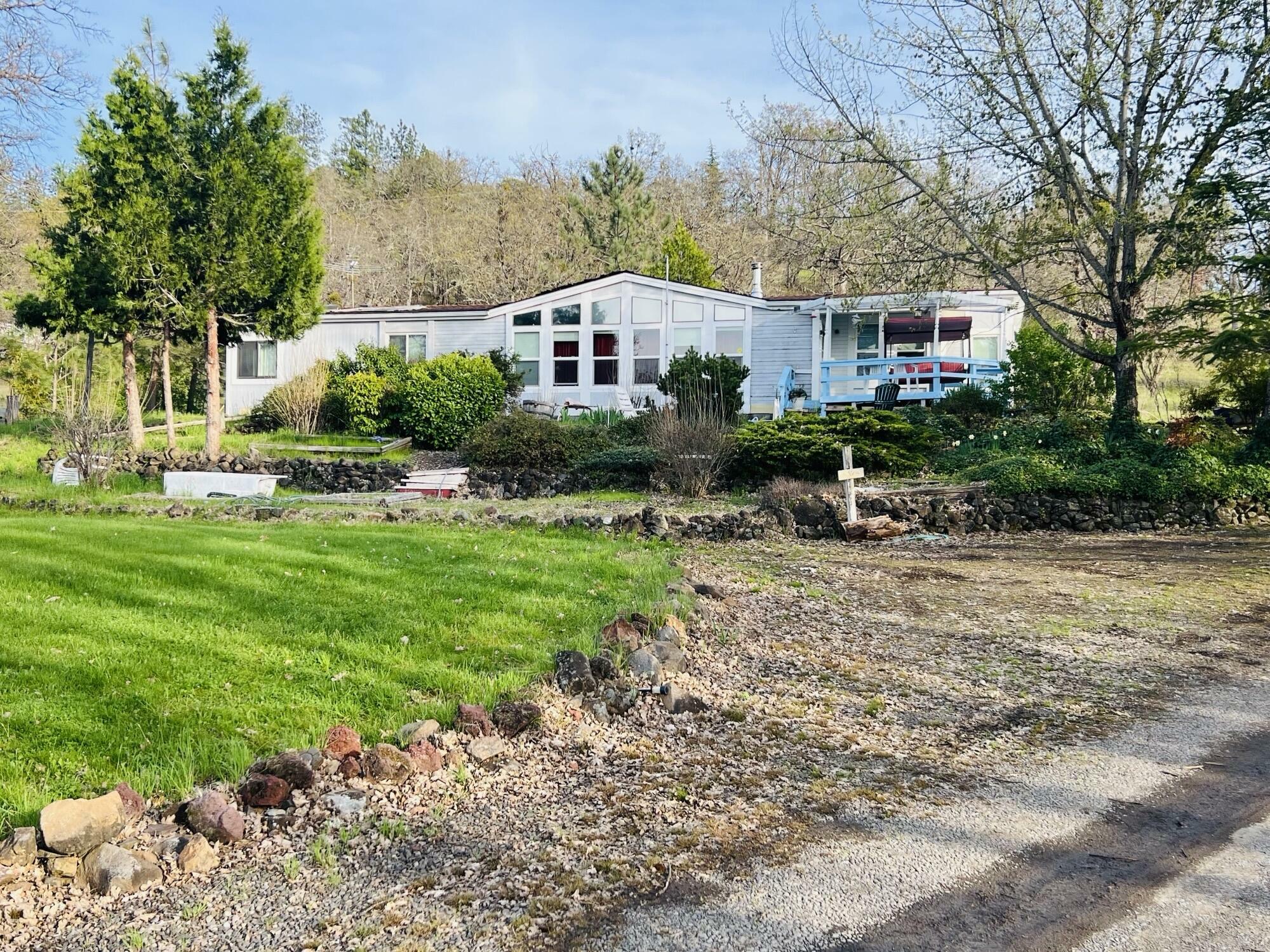Property Photo: 3399 Dodge Road OR 97503