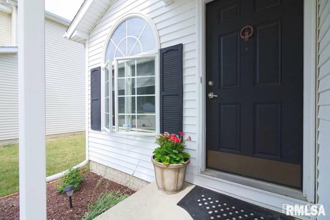 Property Photo: 2411 W Jubilee Lane IL 61525