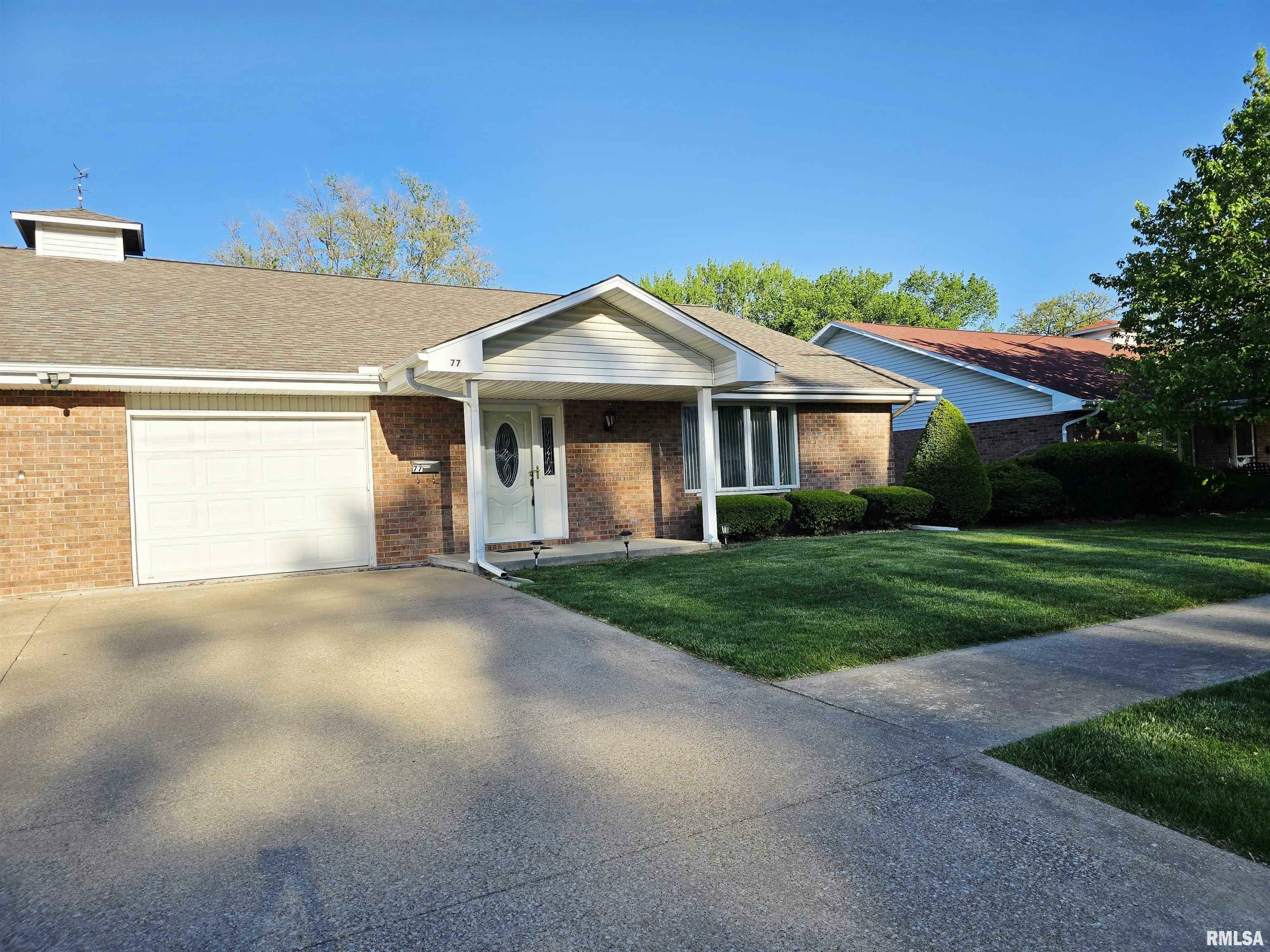 77 N Avenue C  Canton IL 61520 photo