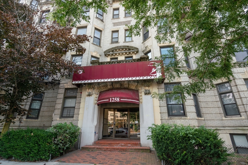 Property Photo: 1258 Commonwealth Ave 8 MA 02134