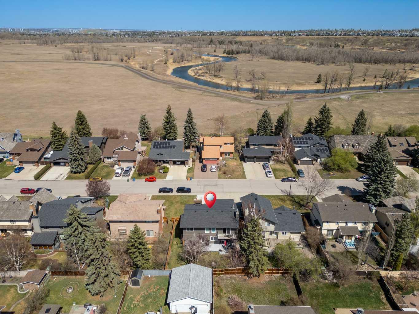 Property Photo: 23 Deerbrook Road SE AB T2J 6G5