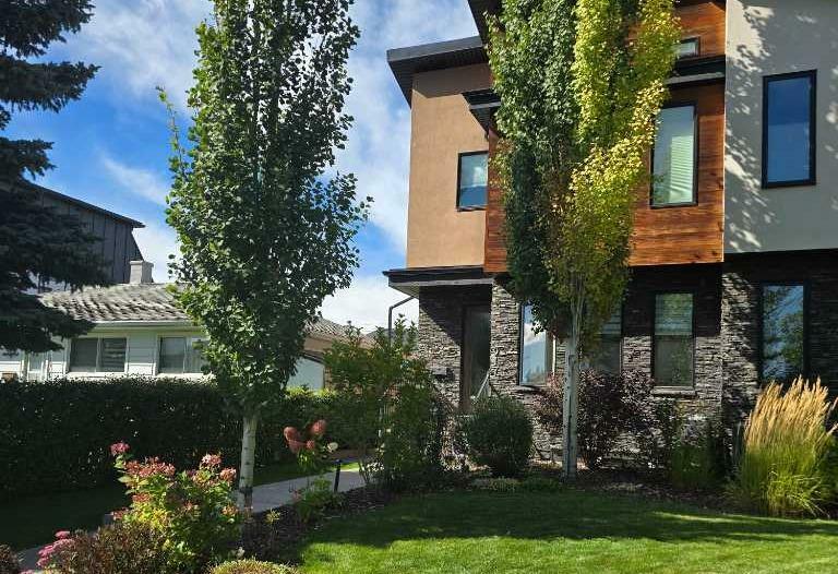 Property Photo: 917 32 Street NW AB T2N 2W3
