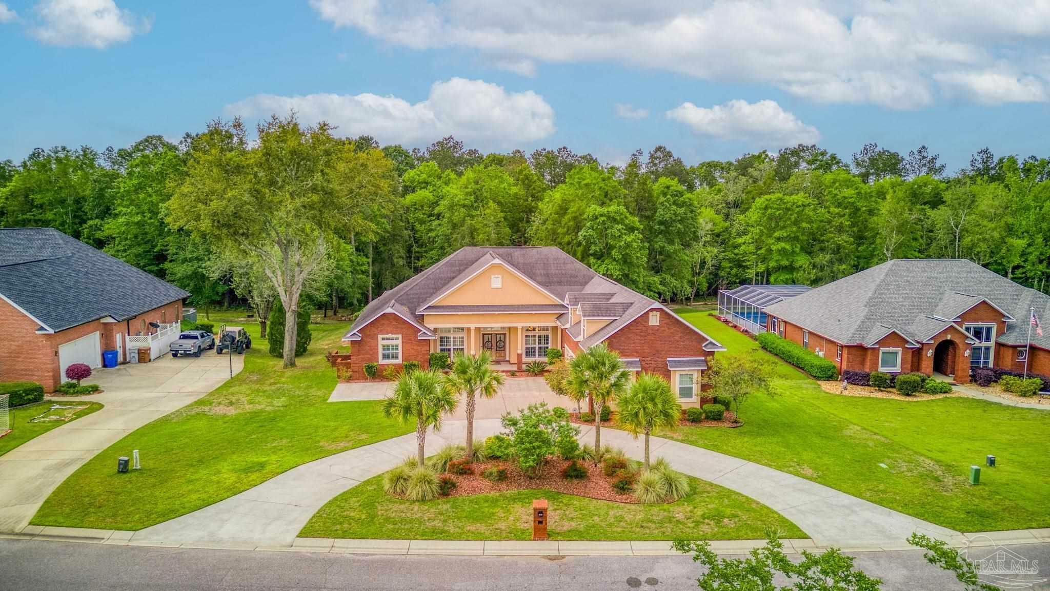 Property Photo: 2926 Greystone Dr FL 32571