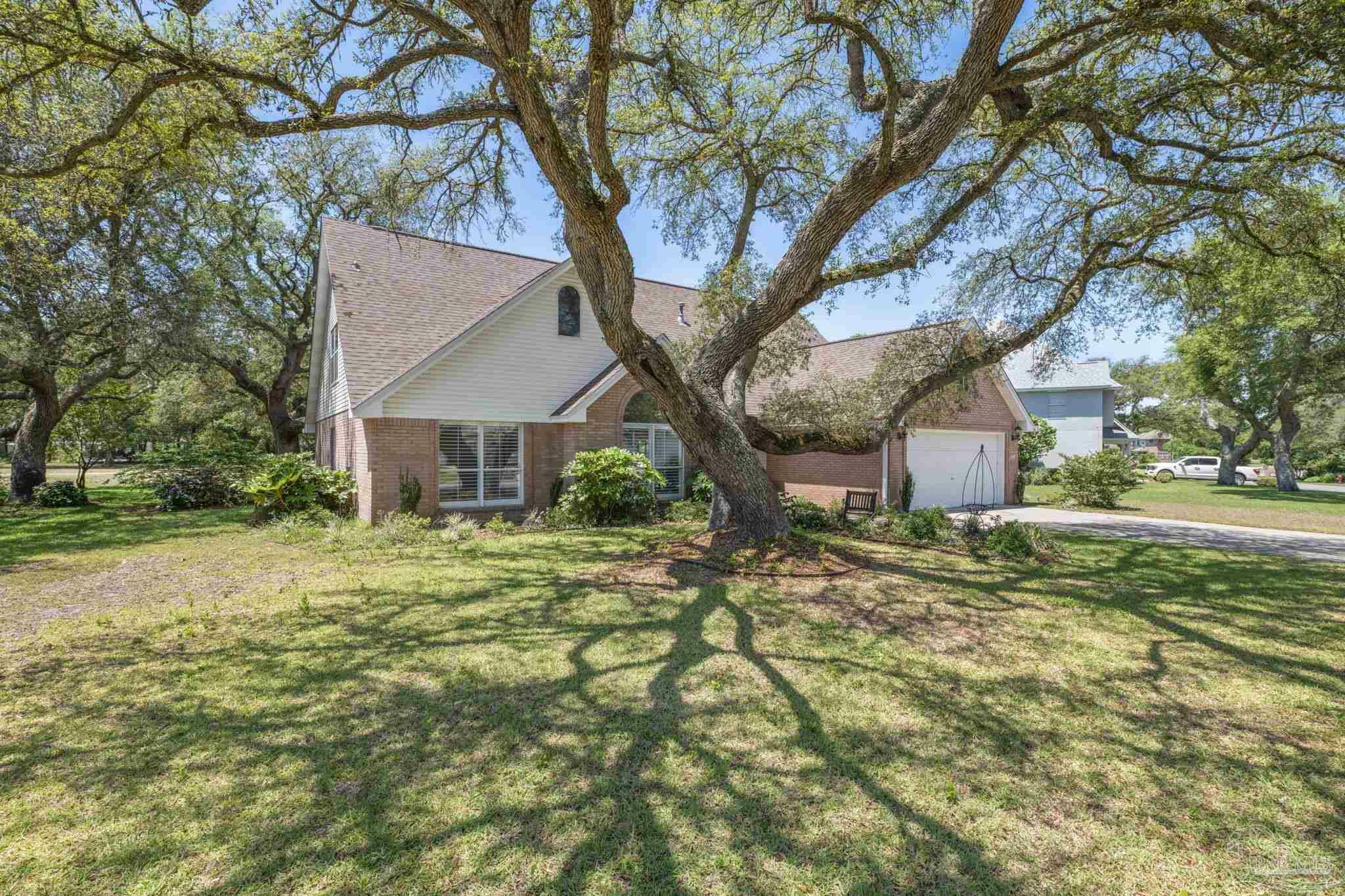 Property Photo: 860 The Masters Blvd FL 32579