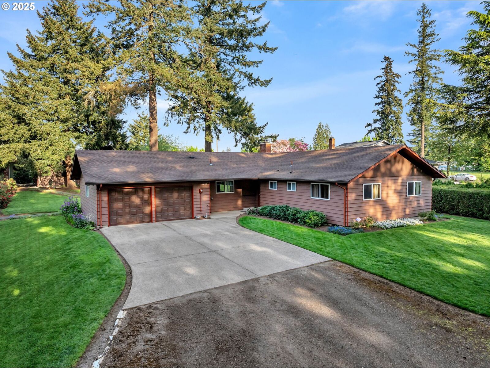 Property Photo:  1235 NE 104th Ave  WA 98664 