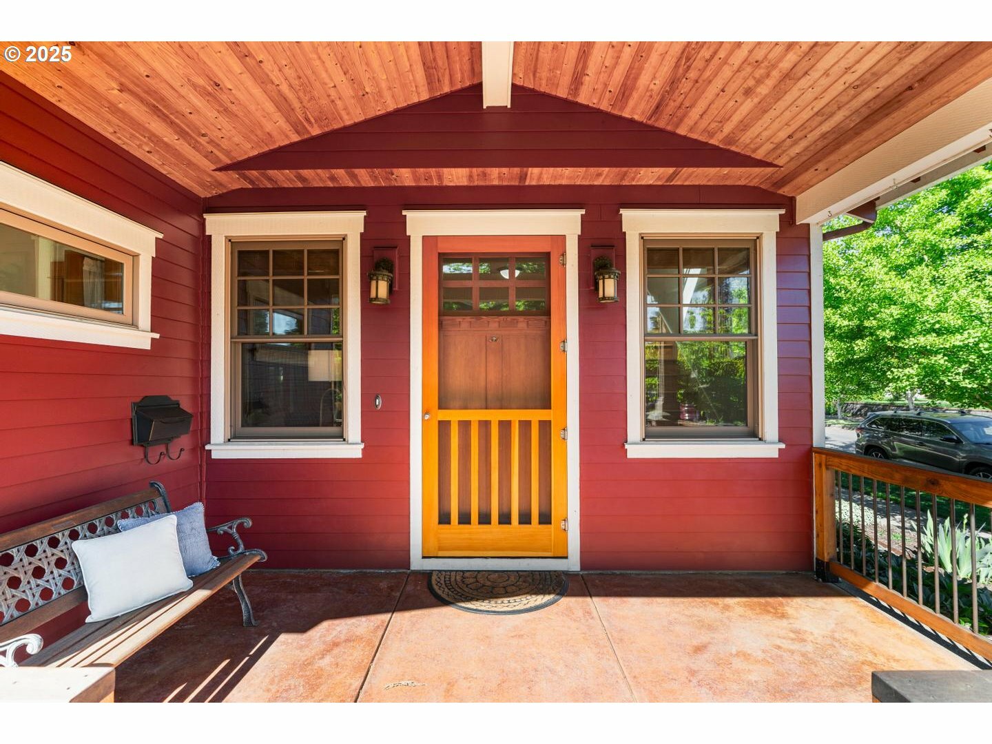 Property Photo: 7701 SE 16th Ave OR 97202
