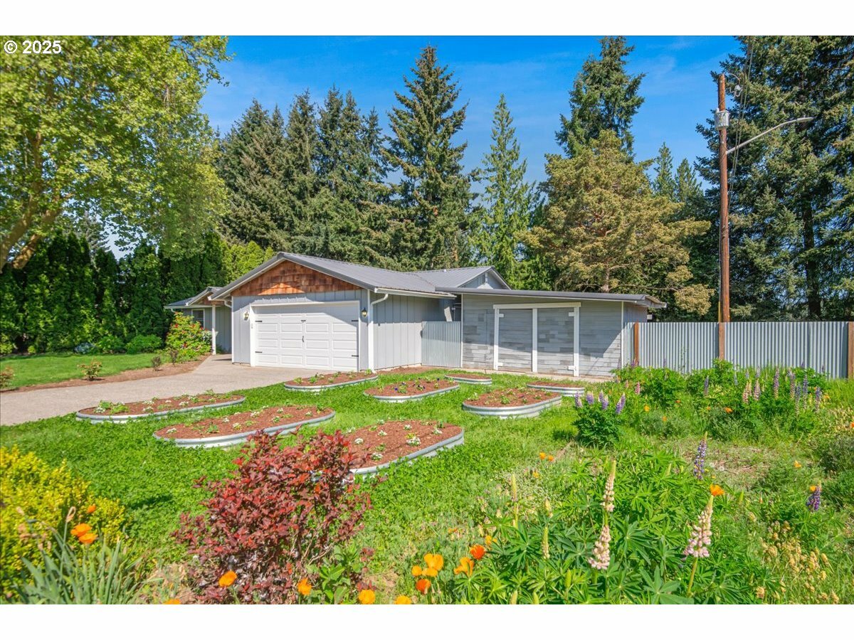 Property Photo: 406 NW 54th St WA 98663