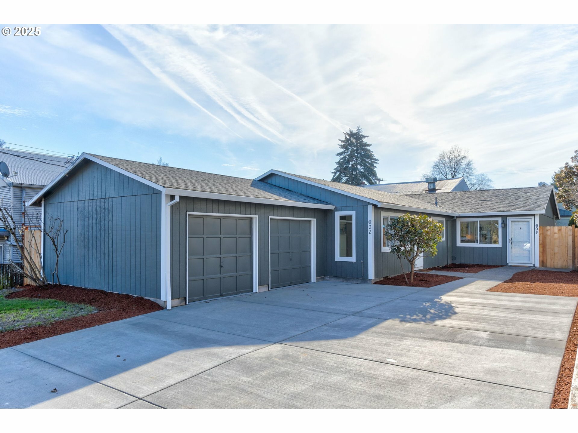 Property Photo: 604 S Vermont St OR 97219