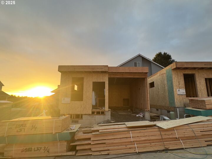 Property Photo: 4077 SW McKinley 37 OR 97080