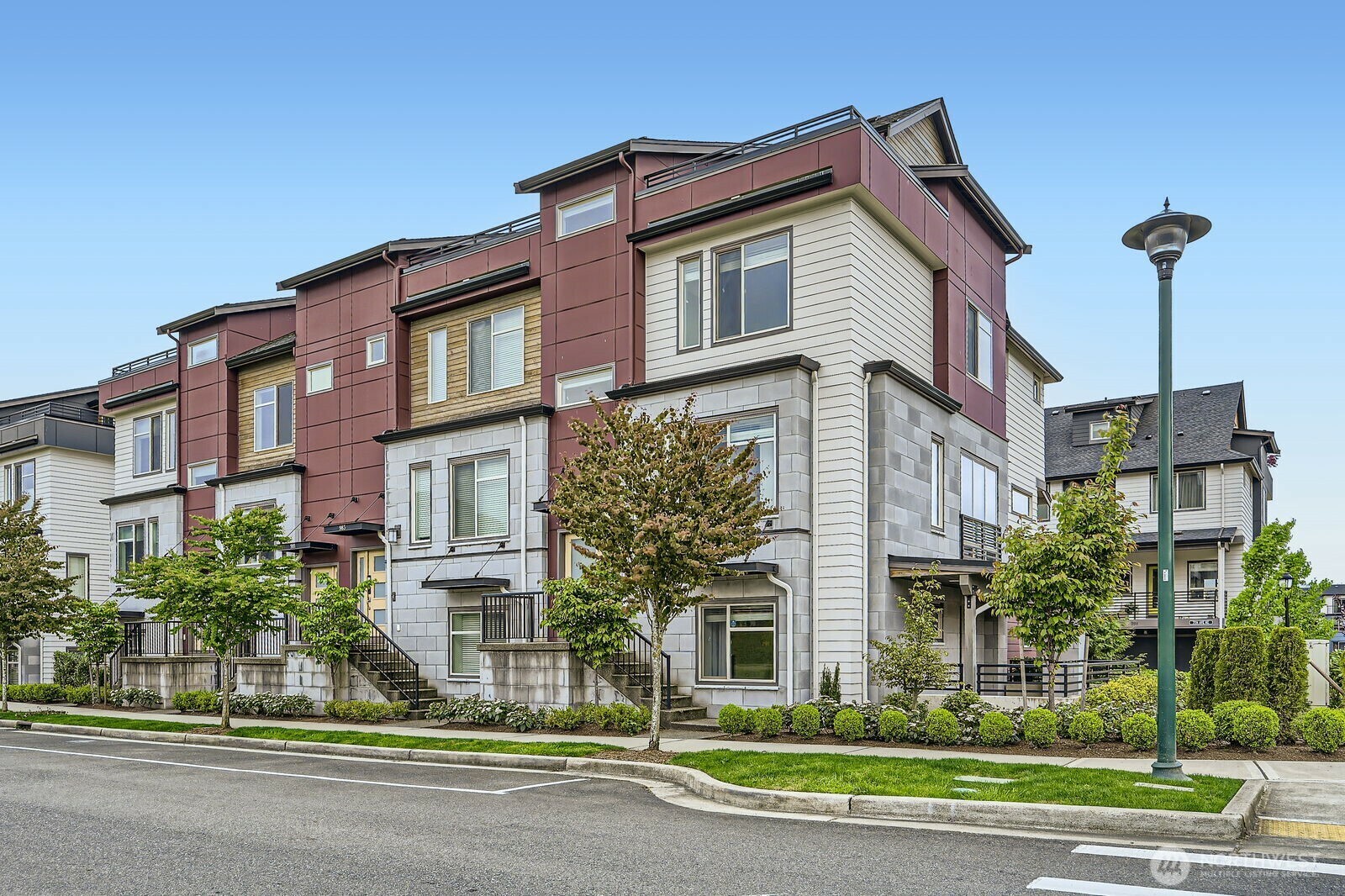 987  8th Ave  NE  Issaquah WA 98029 photo