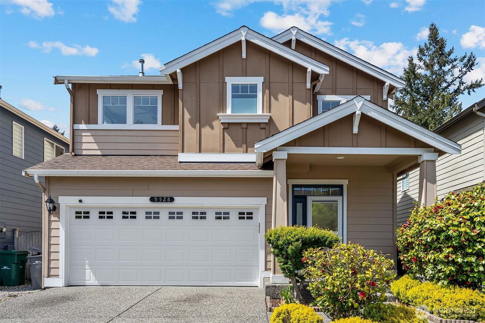 Property Photo: 9528 25th Dr SE WA 98208