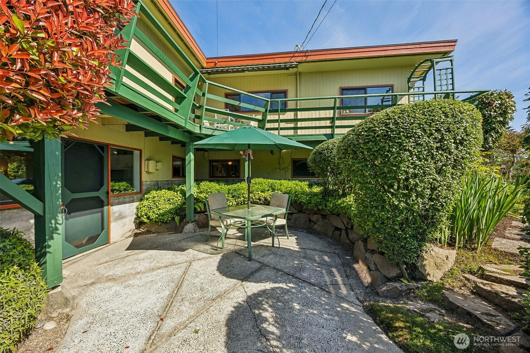 Property Photo: 5004 38th Avenue NE WA 98105