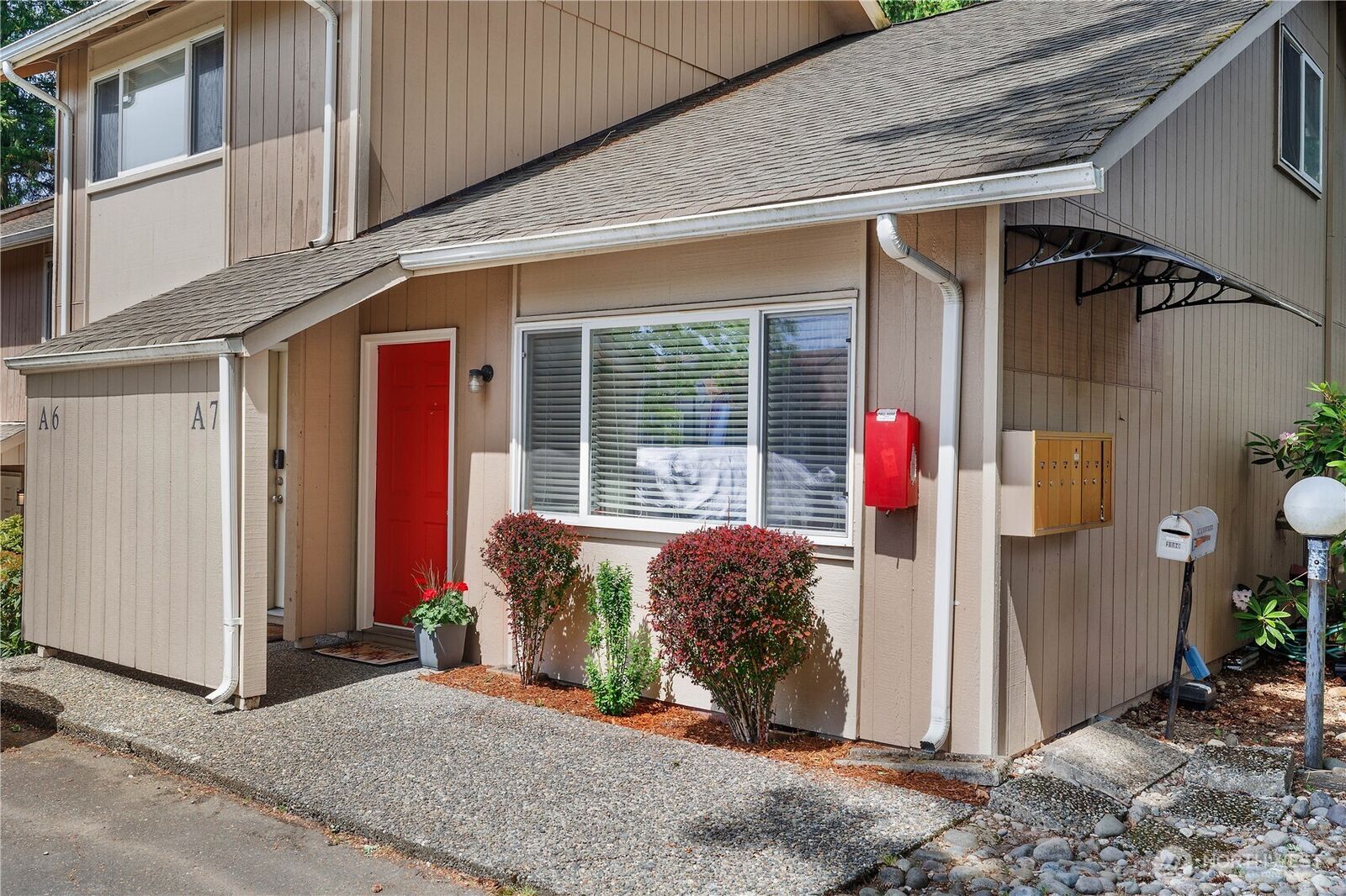 Property Photo:  2300  9th Avenue SW A7  WA 98502 