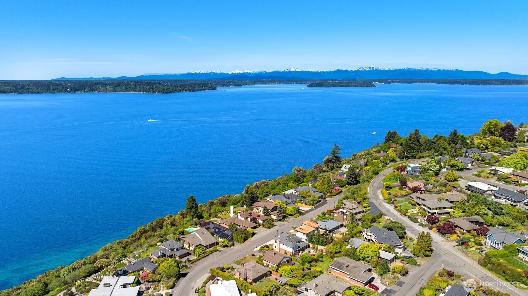 Property Photo:  10825  44th Avenue SW  WA 98146 