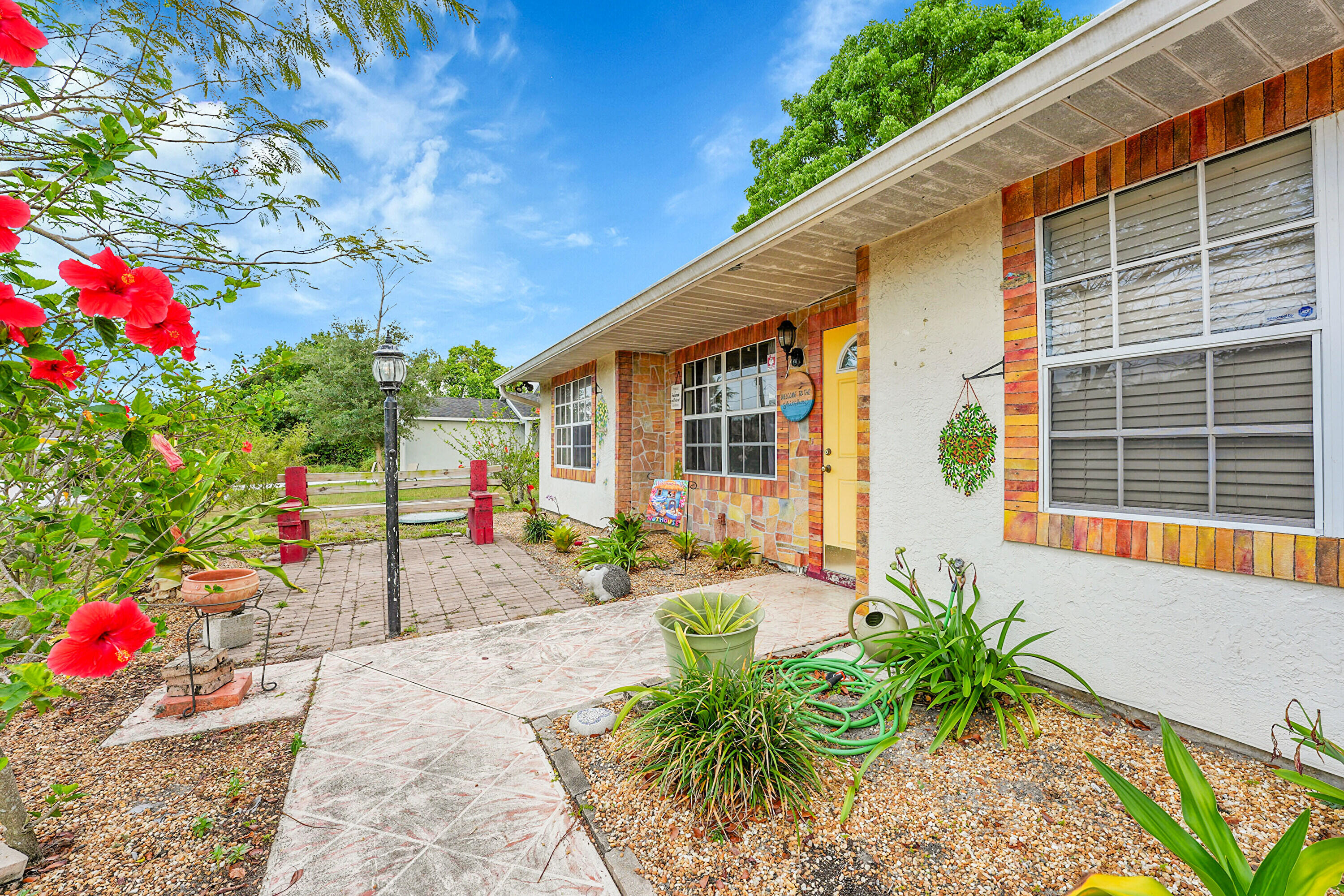 Property Photo: 1742 SW Hampshire Lane FL 34953