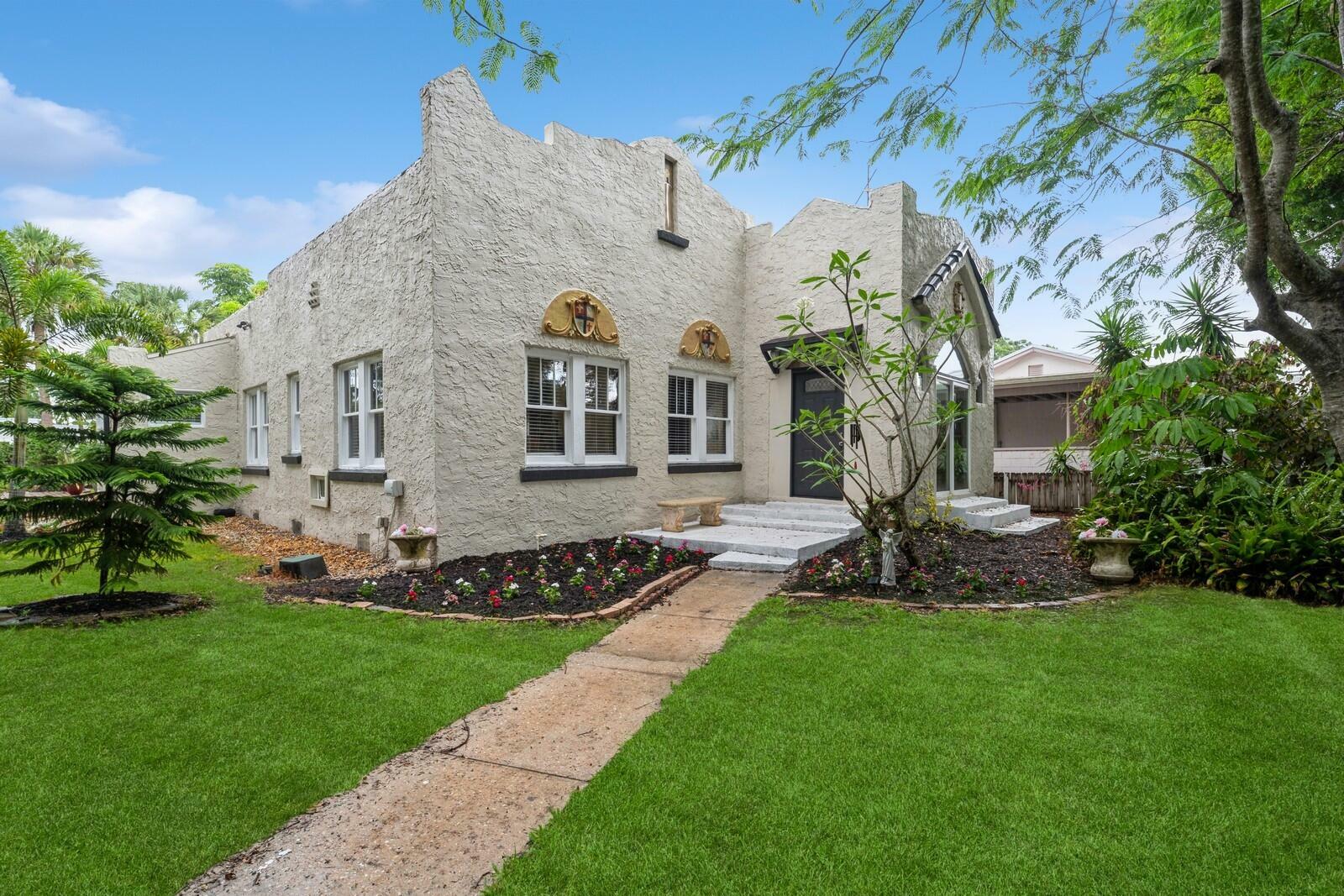 Property Photo: 2909 Sunrise Boulevard FL 34982