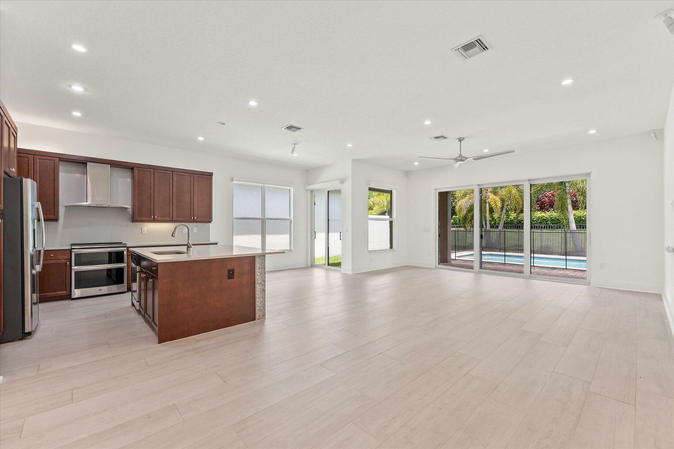 Property Photo: 9615 Eagle River Road FL 33446