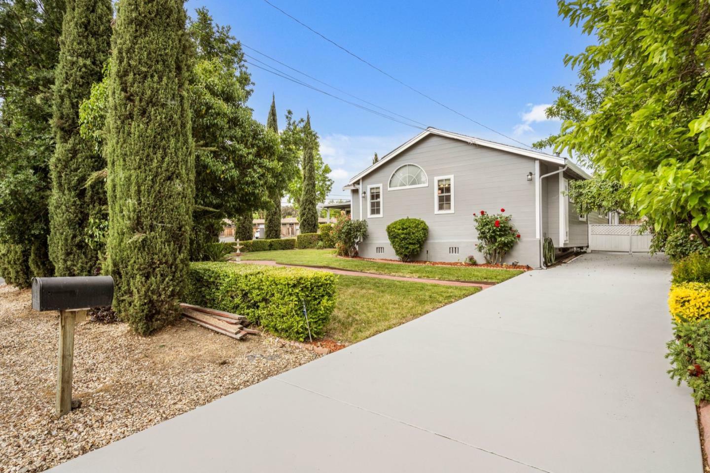 Property Photo: 2401 Casa Way CA 94597