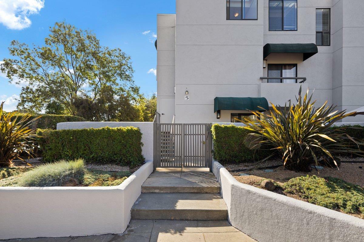 Property Photo: 5 West Bellevue Avenue 10 CA 94402