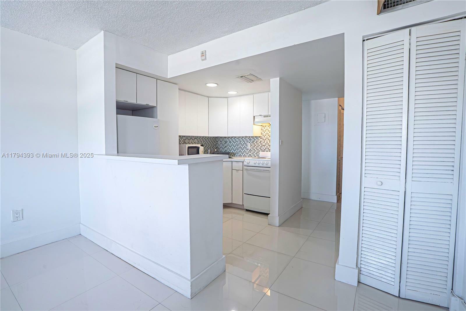 1575 Euclid Ave Phd  Miami Beach FL 33139 photo