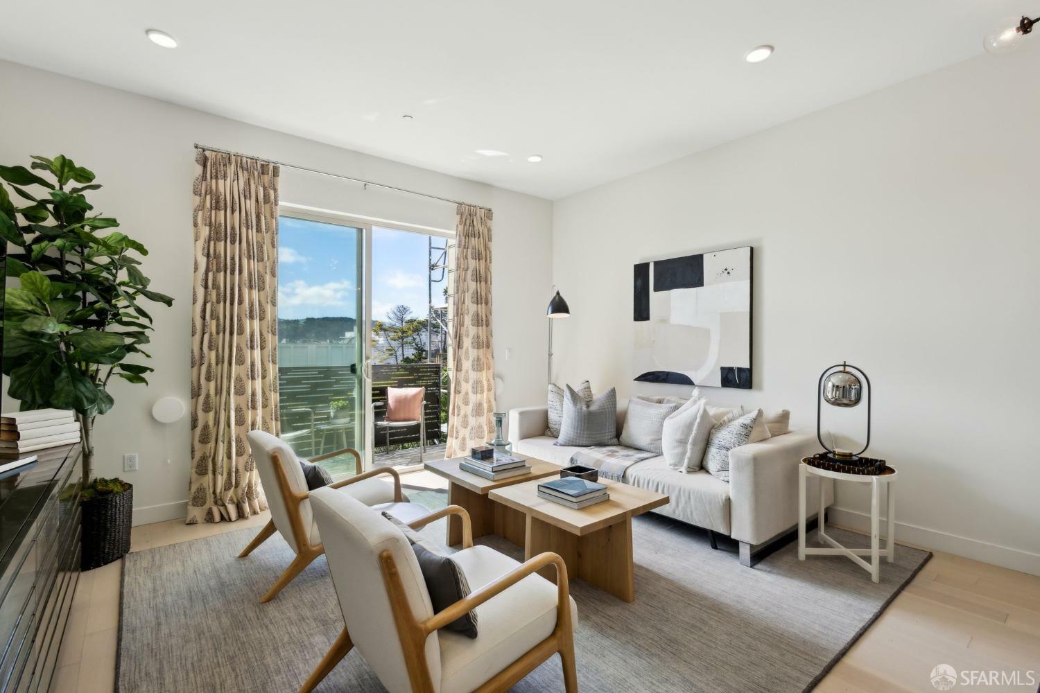 83 Kirkwood Avenue  San Francisco CA 94124 photo