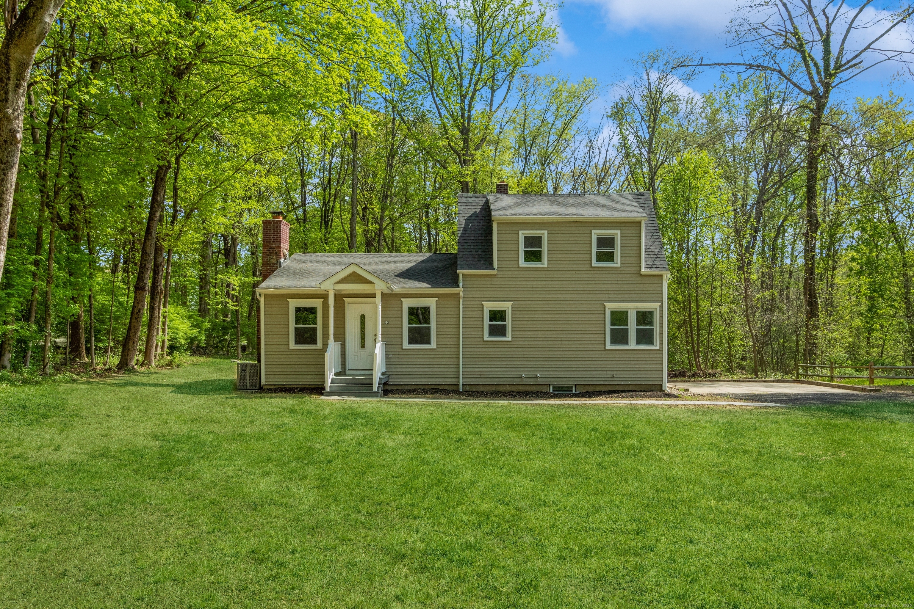Property Photo: 13 Jeanette Street CT 06468