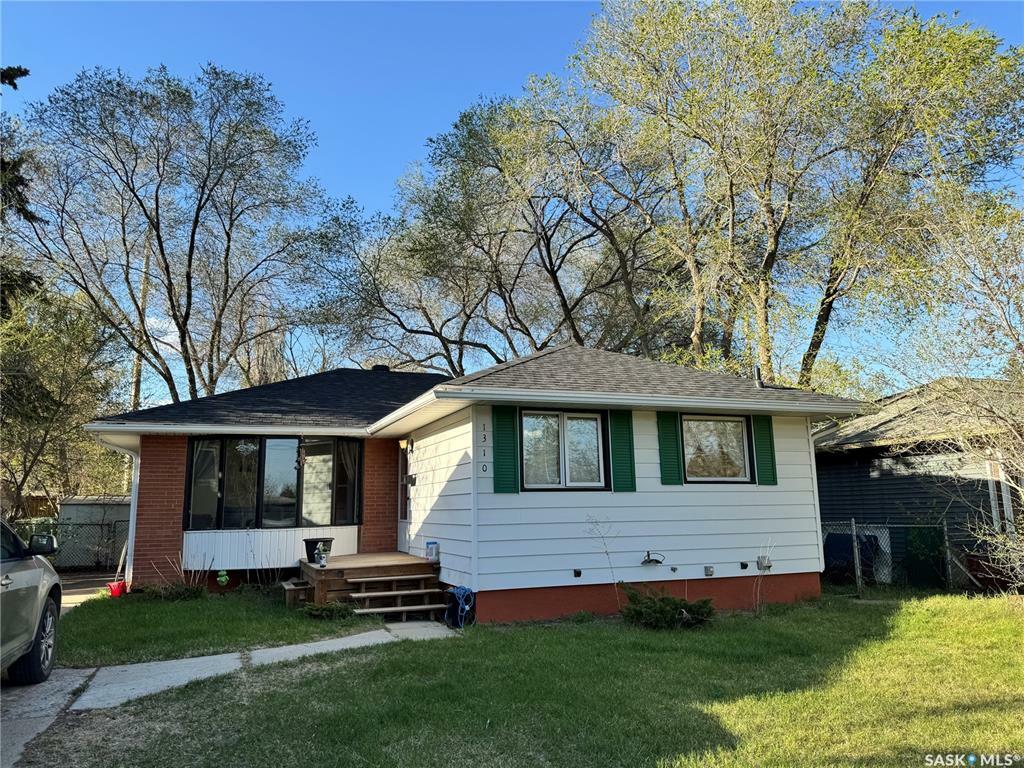 1310 33rd Street W  Saskatoon SK S7L 0W9 photo