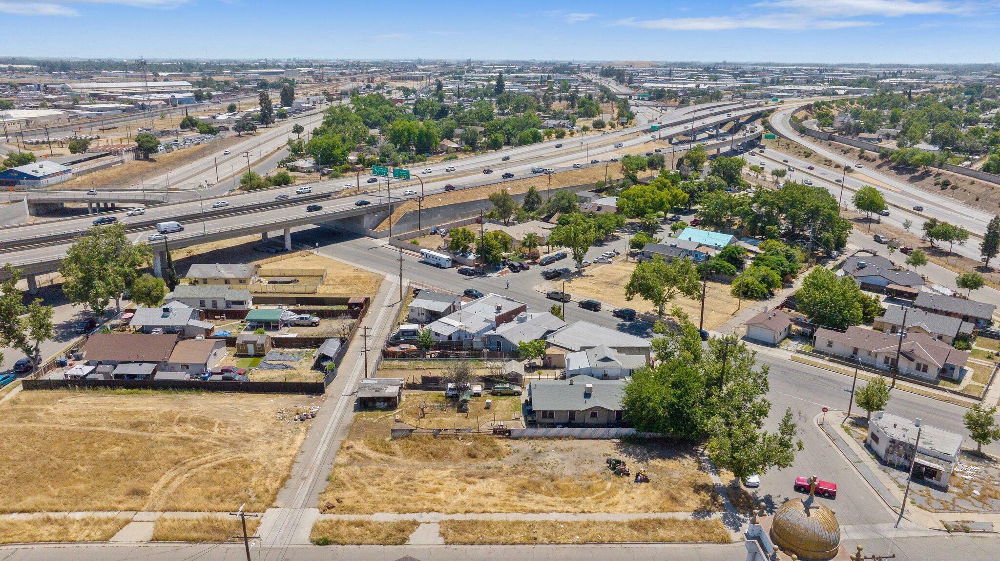 Property Photo:  162 E Street  CA 93706 
