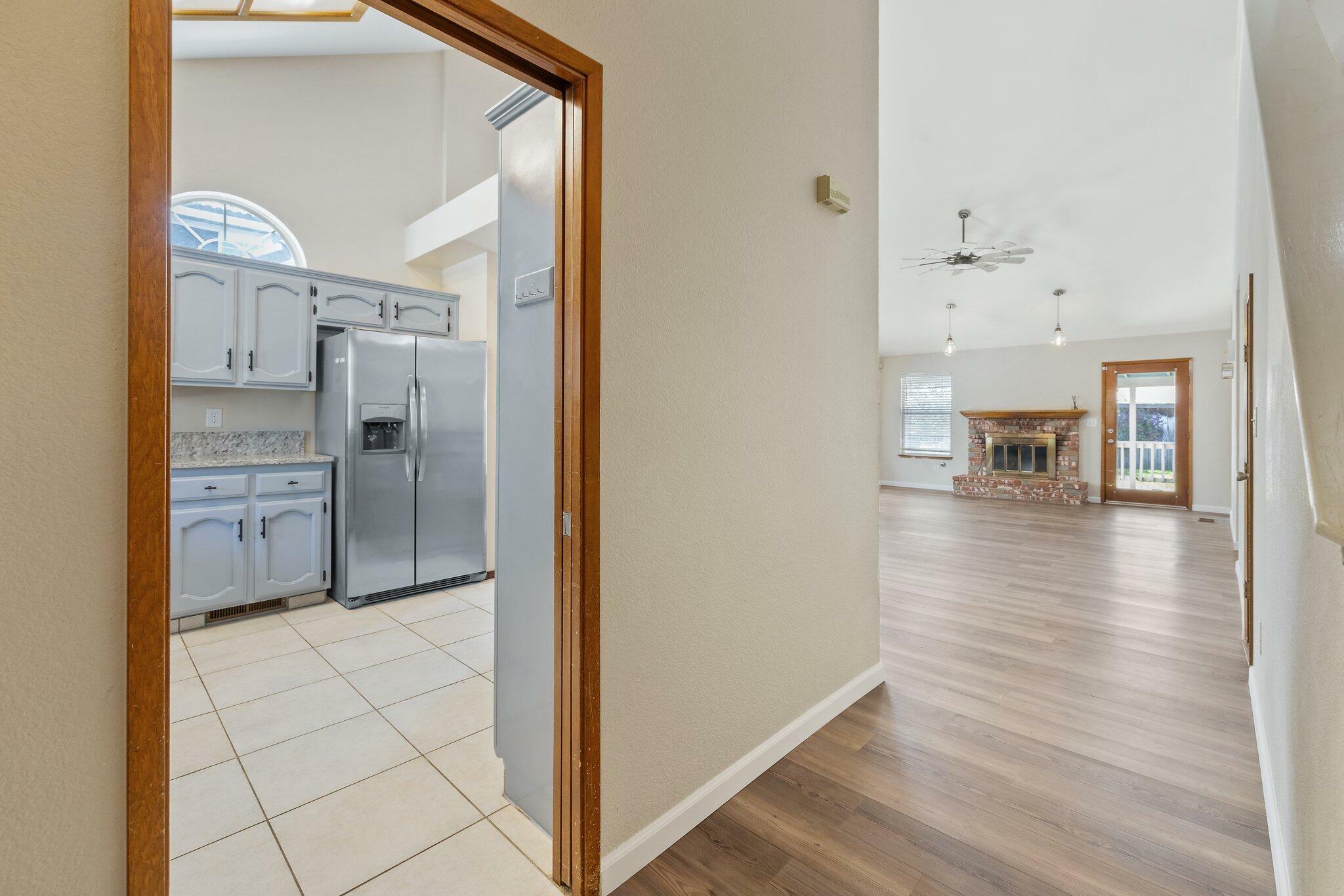 Property Photo: 925 S Pinkham Street CA 93292