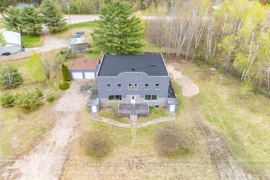 Property Photo:  40650 Highway 17 Highway  ON K0J 2K0 