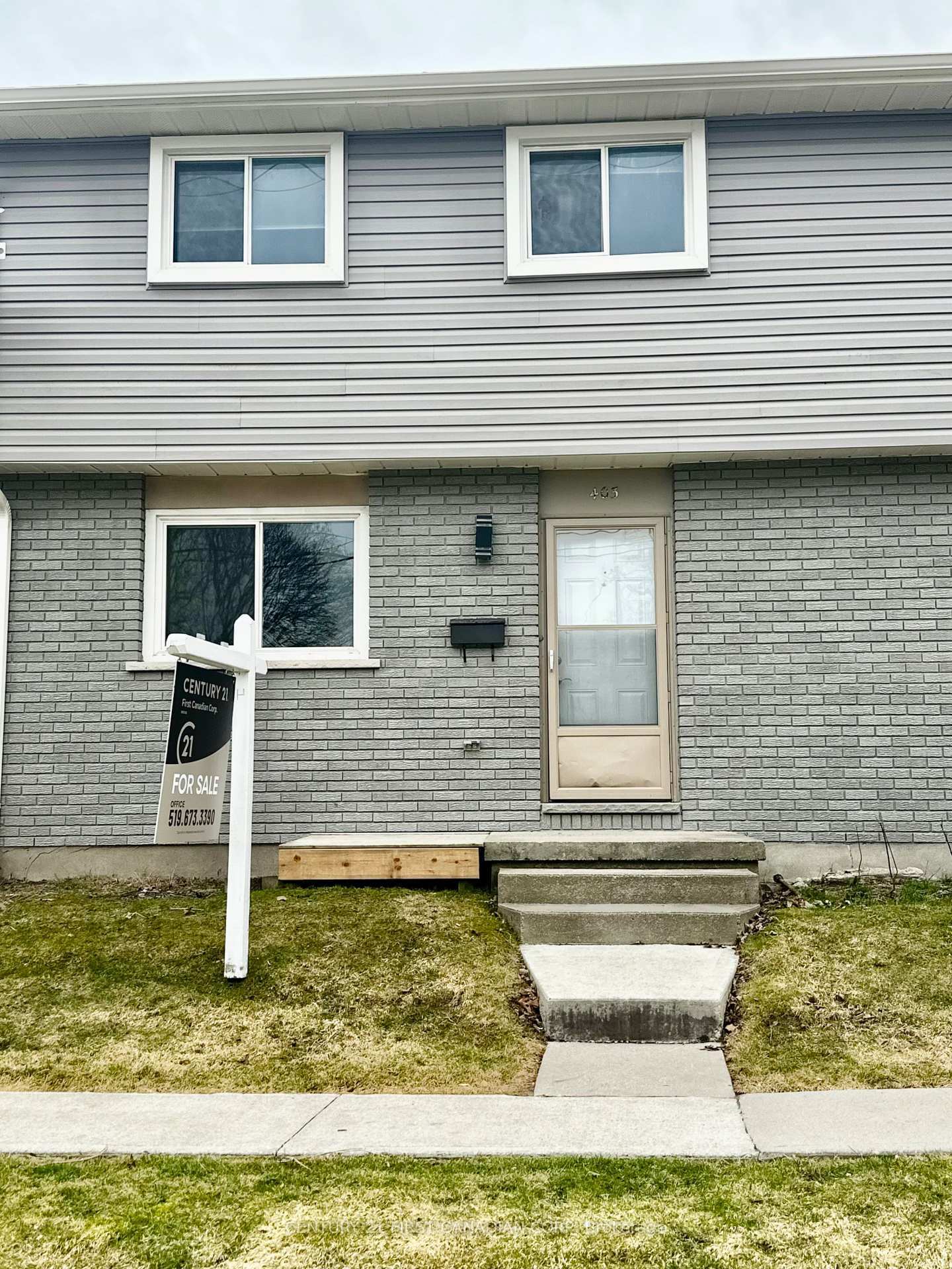 Property Photo: 403 Griffith Street ON N6K 2S3