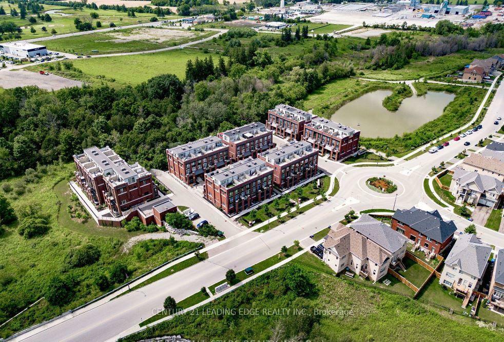 Photo de la propriété: 15 Whitaker Way 423 ON L4A 4T4
