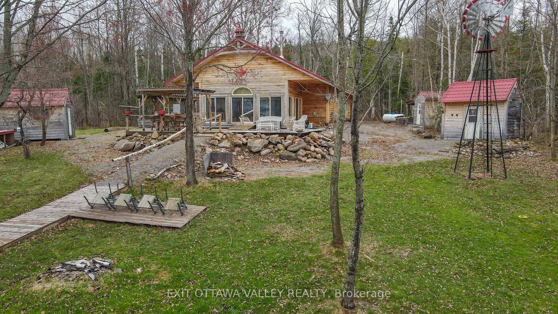 Property Photo: 697 Curtiss Road ON K0J 1B0