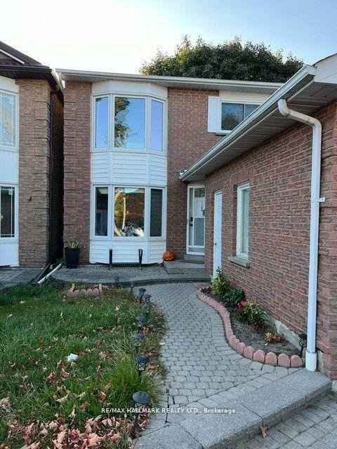 Photo de la propriété: 49 Halfmoon Square ON M1C 3V4