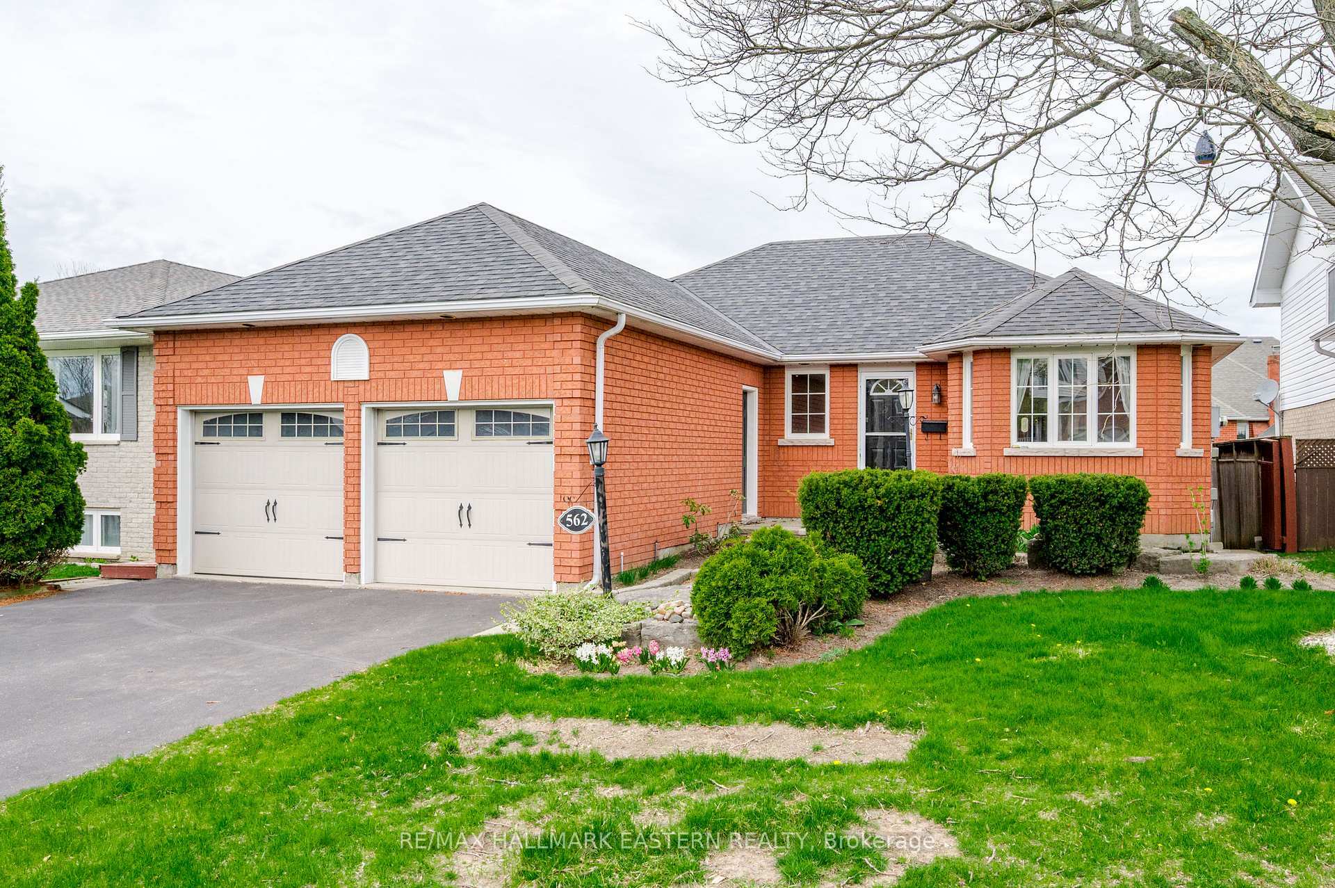 Property Photo: 562 Westman Avenue ON K9K 2H3